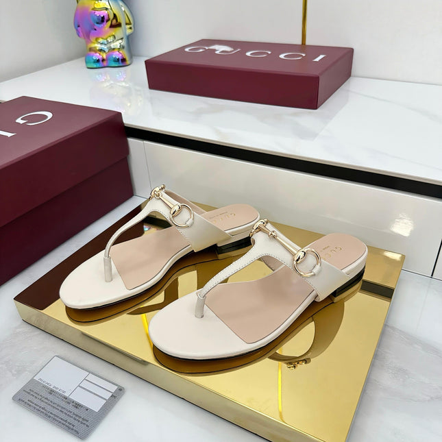 THONG SANDALS IN CREAM WHITE LAMBSKIN WITH GOLD HARDWARE