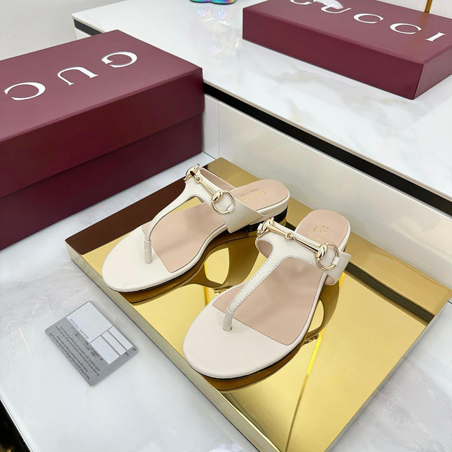 THONG SANDALS IN CREAM WHITE LAMBSKIN WITH GOLD HARDWARE