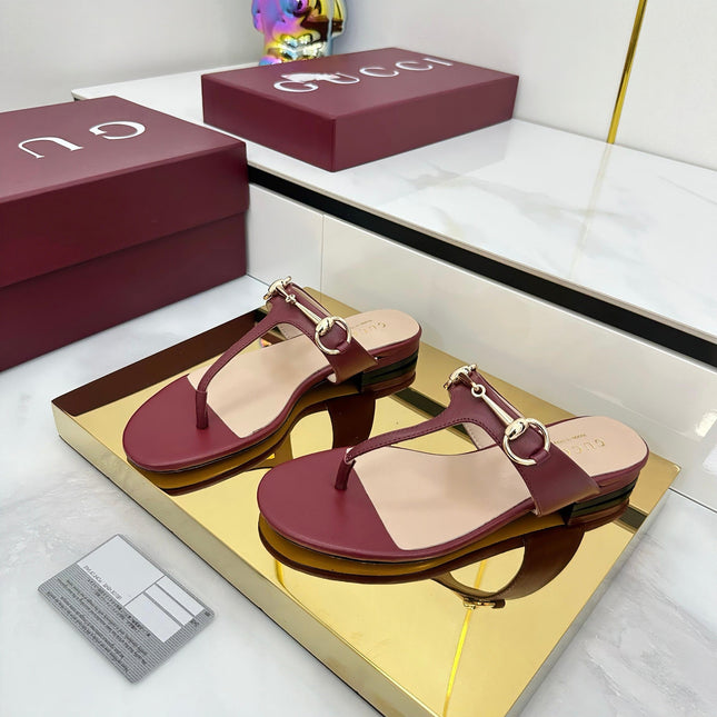 THONG SANDALS IN RED LAMBSKIN WITH GOLD HARDWARE