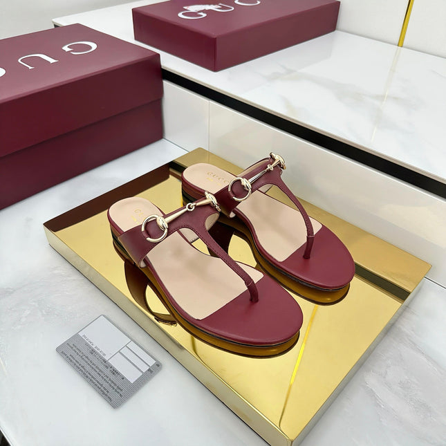 THONG SANDALS IN RED LAMBSKIN WITH GOLD HARDWARE