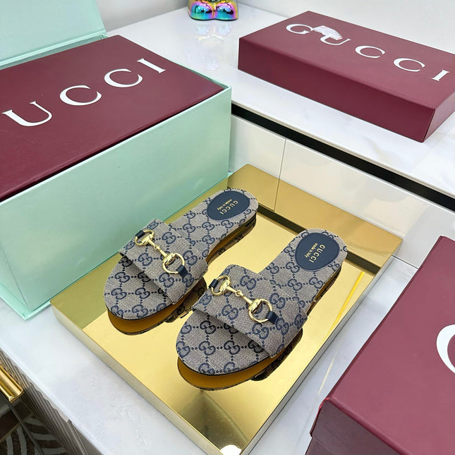 GG SLIDES IN STONE GREY WITH GOLD HARDWARE