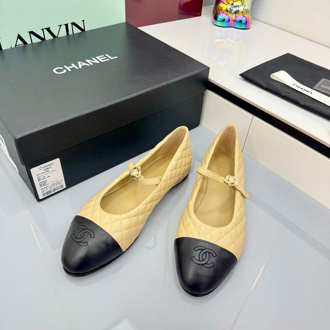 CC MARY JANE FLAT 25S IN BEIGE LAMBSKIN EMBOSSED LOGO