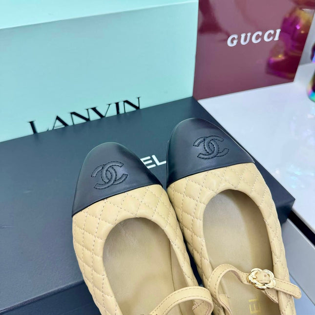 CC MARY JANE FLAT 25S IN BEIGE LAMBSKIN EMBOSSED LOGO