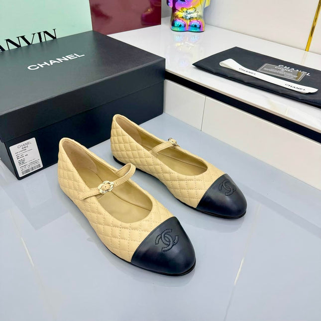 CC MARY JANE FLAT 25S IN BEIGE LAMBSKIN EMBOSSED LOGO