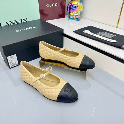 CC MARY JANE FLAT 25S IN BEIGE LAMBSKIN EMBOSSED LOGO