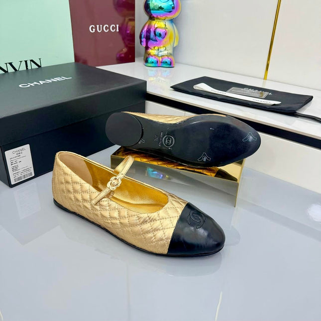 CC MARY JANE FLAT 25S IN GOLD LAMBSKIN EMBOSSED LOGO