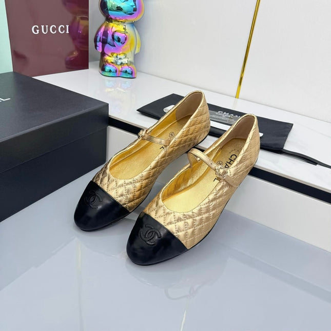 CC MARY JANE FLAT 25S IN GOLD LAMBSKIN EMBOSSED LOGO