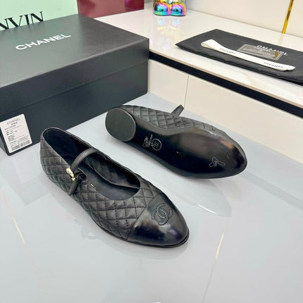 CC MARY JANE FLAT 25S IN BLACK LAMBSKIN EMBOSSED LOGO