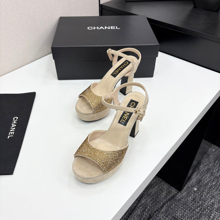 CC HEEL SANDAL 25S IN BEIGE SUEDE WITH CRYSTAL