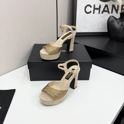 CC HEEL SANDAL 25S IN BEIGE SUEDE WITH CRYSTAL