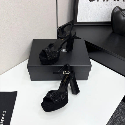 CC HEEL SANDAL 25S IN BLACK SUEDE WITH CRYSTAL