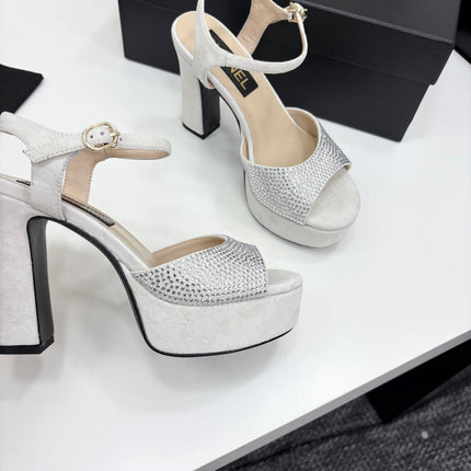 CC HEEL SANDAL 25S IN LIGHT GREY SUEDE WITH CRYSTAL