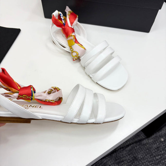 CC SANDAL 25S IN WHITE LAMBSKIN WITH SILK BOW