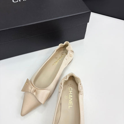 CC BALLET FLATS 25S IN LIGHT BEIGE SATIN WITH BOW