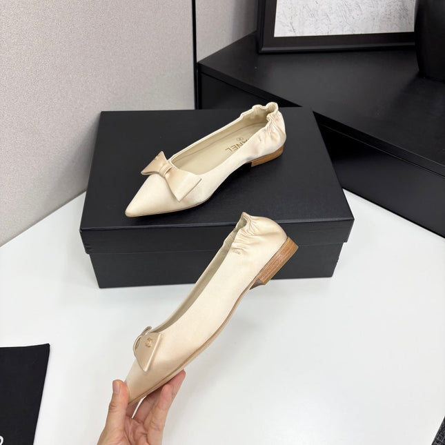 CC BALLET FLATS 25S IN LIGHT BEIGE SATIN WITH BOW