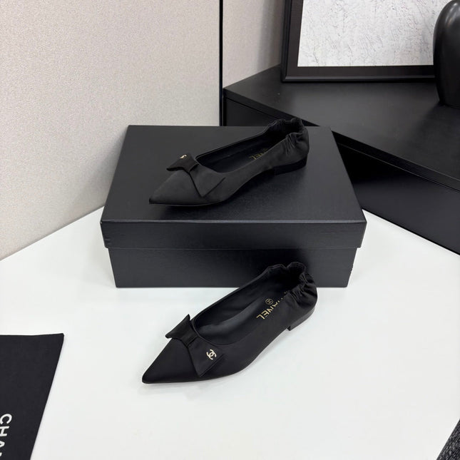CC BALLET FLATS 25S IN BLACK SATIN WITH BOW