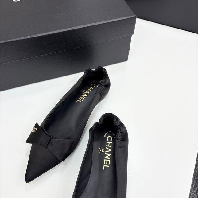 CC BALLET FLATS 25S IN BLACK SATIN WITH BOW