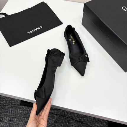 CC BALLET FLATS 25S IN BLACK SATIN WITH BOW