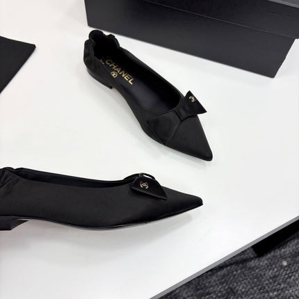 CC BALLET FLATS 25S IN BLACK SATIN WITH BOW