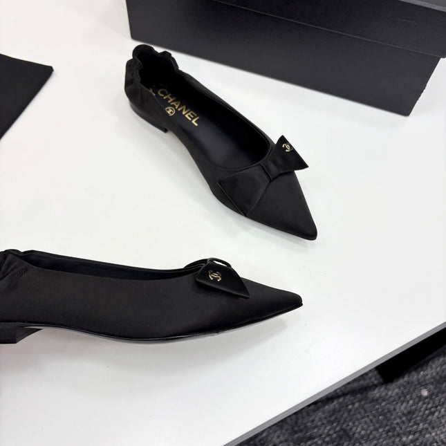CC BALLET FLATS 25S IN BLACK SATIN WITH BOW