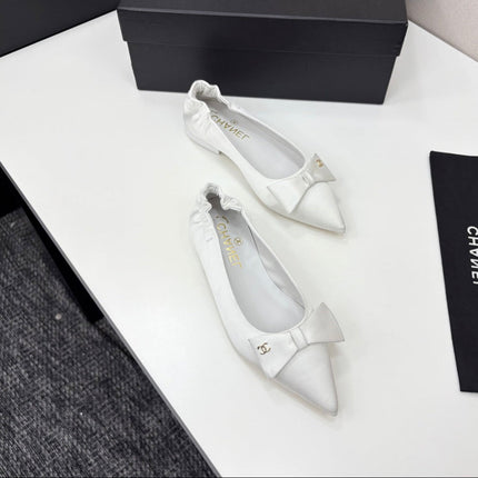 CC BALLET FLATS 25S IN WHITE SATIN WITH BOW