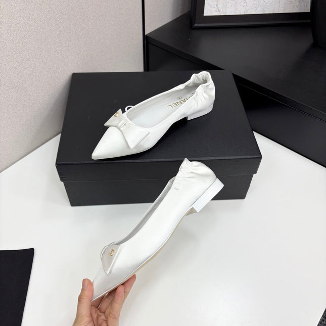 CC BALLET FLATS 25S IN WHITE SATIN WITH BOW