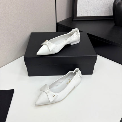 CC BALLET FLATS 25S IN WHITE SATIN WITH BOW