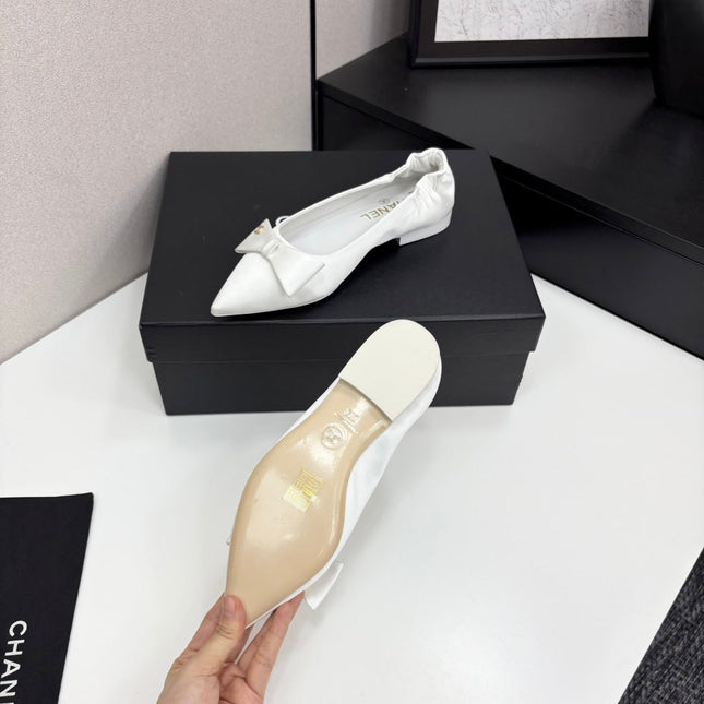 CC BALLET FLATS 25S IN WHITE SATIN WITH BOW