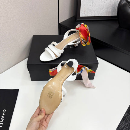 CC HEEL SANDAL 25S IN WHITE LAMBSKIN WITH SILK BOW