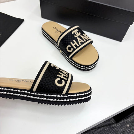 CC SLIDE SANDALS 25S IN BEIGE CALFSKIN MIX BLACK FABRIC