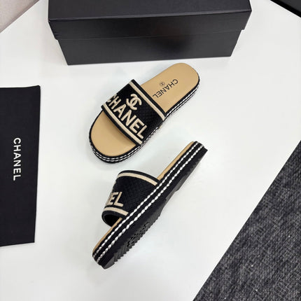 CC SLIDE SANDALS 25S IN BEIGE CALFSKIN MIX BLACK FABRIC