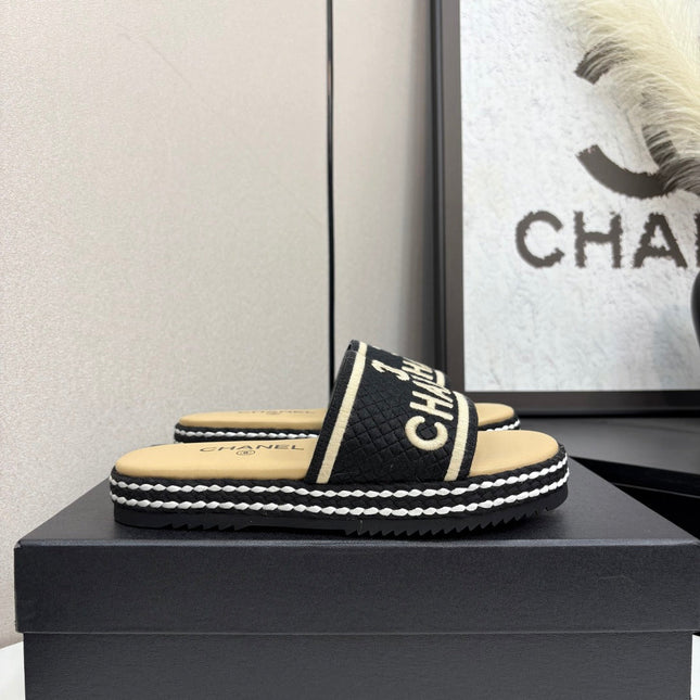 CC SLIDE SANDALS 25S IN BEIGE CALFSKIN MIX BLACK FABRIC