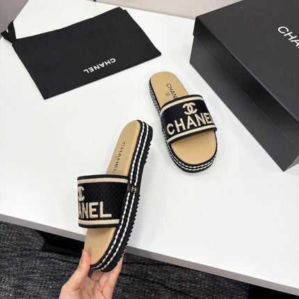 CC SLIDE SANDALS 25S IN BEIGE CALFSKIN MIX BLACK FABRIC