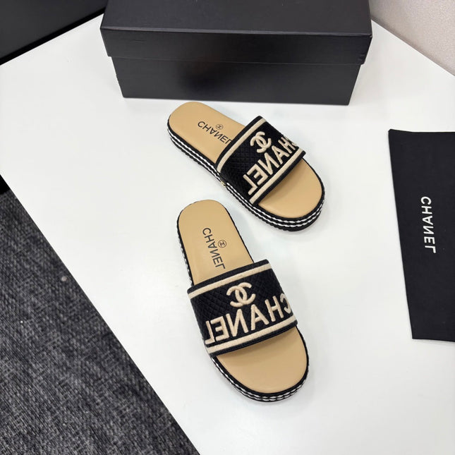 CC SLIDE SANDALS 25S IN BEIGE CALFSKIN MIX BLACK FABRIC