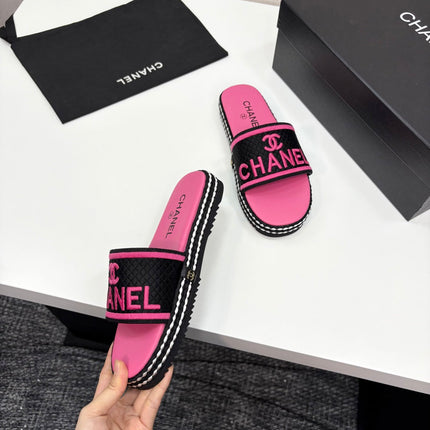 CC SLIDE SANDALS 25S IN PINK FABRIC AND CALFSKIN