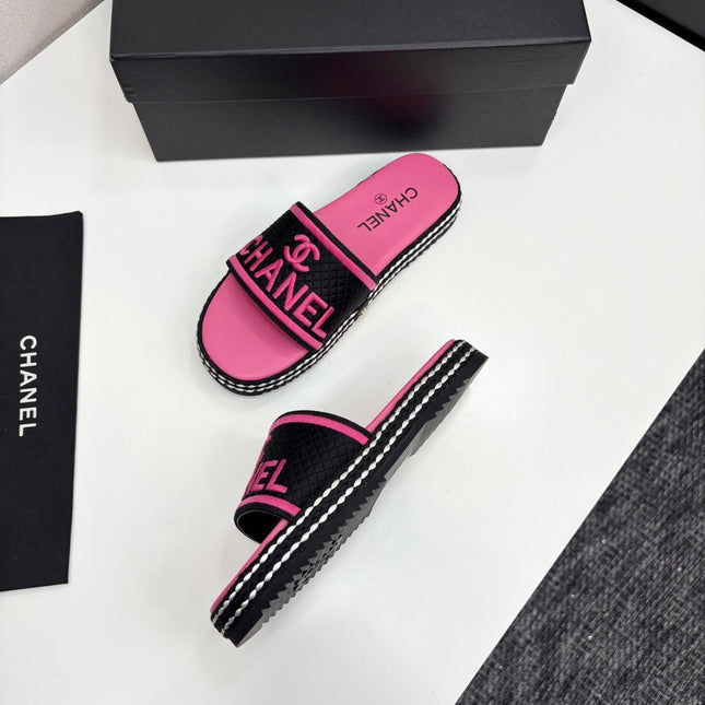 CC SLIDE SANDALS 25S IN PINK FABRIC AND CALFSKIN