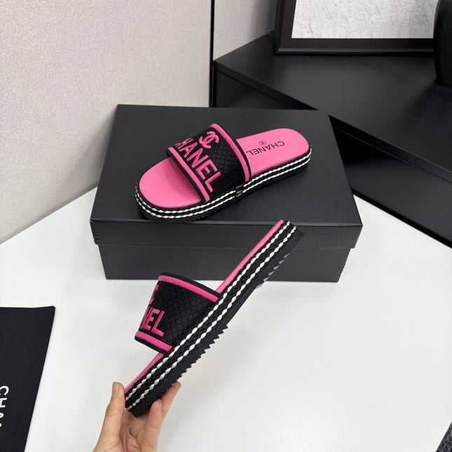 CC SLIDE SANDALS 25S IN PINK FABRIC AND CALFSKIN