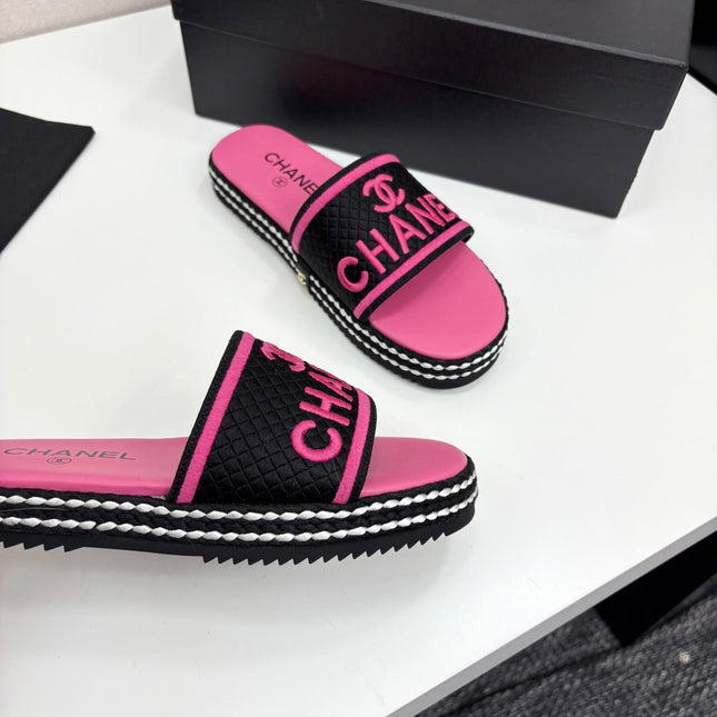 CC SLIDE SANDALS 25S IN PINK FABRIC AND CALFSKIN