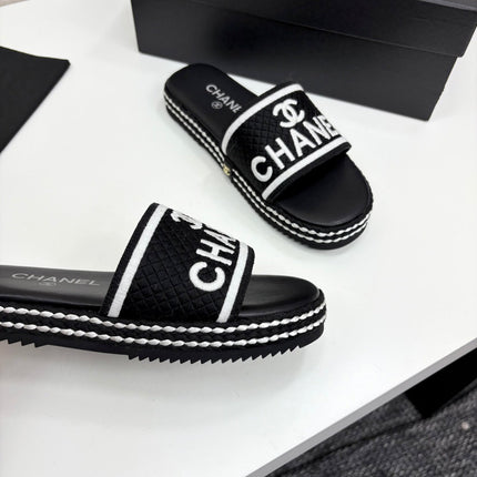 CC SLIDE SANDALS 25S IN BLACK FABRIC AND CALFSKIN