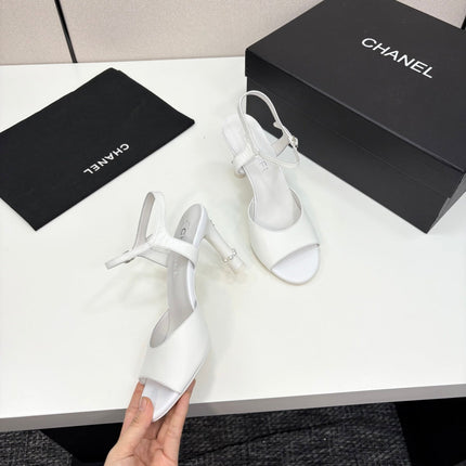 CC HIGH SANDAL 25S 80 MM IN WHITE CALFSKIN WITH PEARL DETAILS