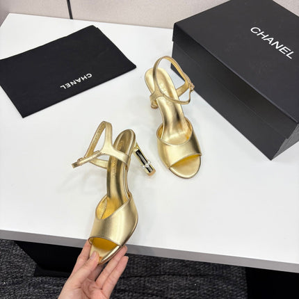 CC HIGH SANDAL 25S 80 MM IN GOLD CALFSKIN WITH PEARL DETAILS