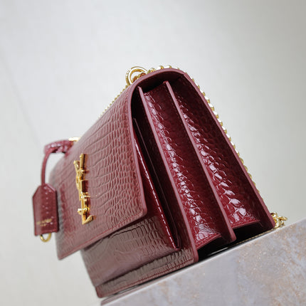 YSL 25S SUNSET MEDIUM 22 IN CRIMSON RED CROCODILE-EMBOSSED CALFSKIN GOLD HARDWRE