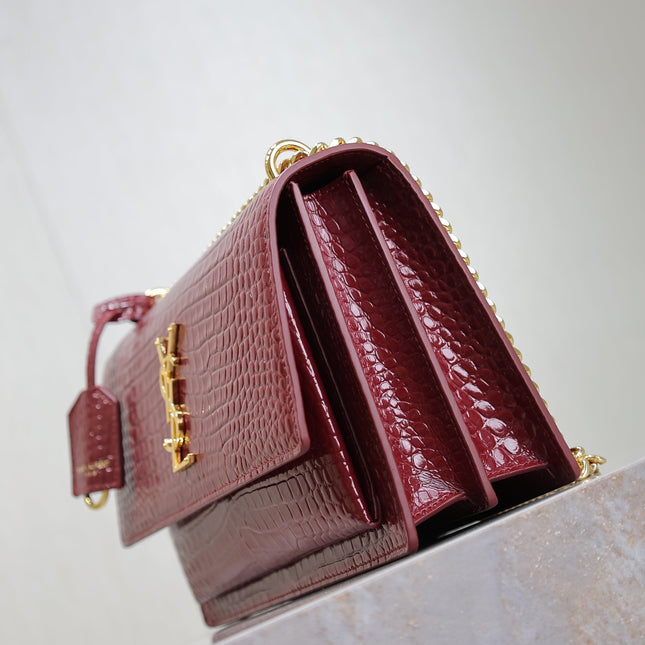 YSL 25S SUNSET MEDIUM 22 IN CRIMSON RED CROCODILE-EMBOSSED CALFSKIN GOLD HARDWRE