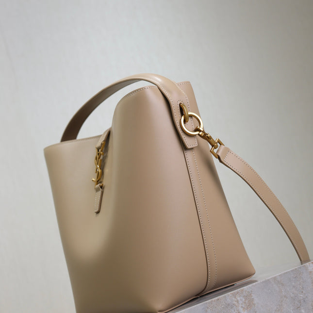 YSL 25S LE 5 À 7 BUCKET 26 IN NUDE CALFSKIN GOLD HARDWRE