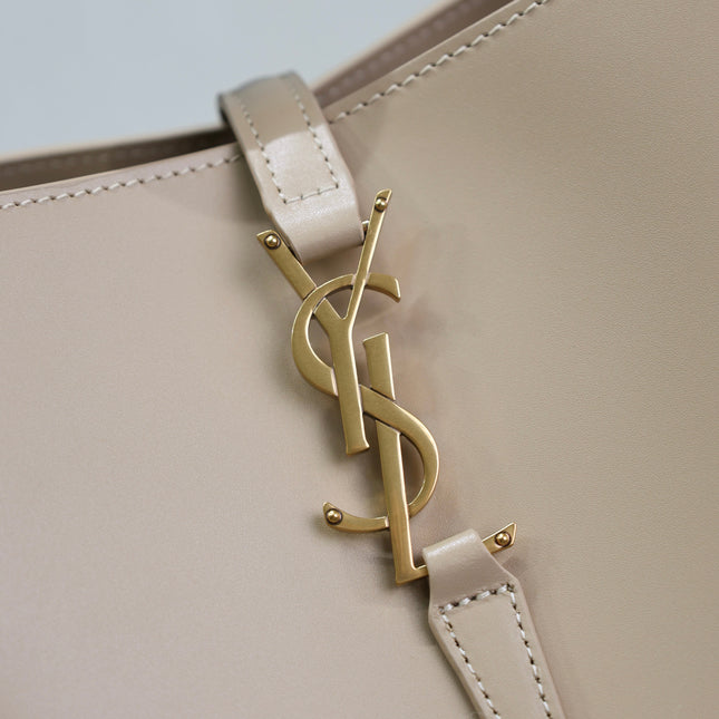 YSL 25S LE 5 À 7 BUCKET 26 IN NUDE CALFSKIN GOLD HARDWRE