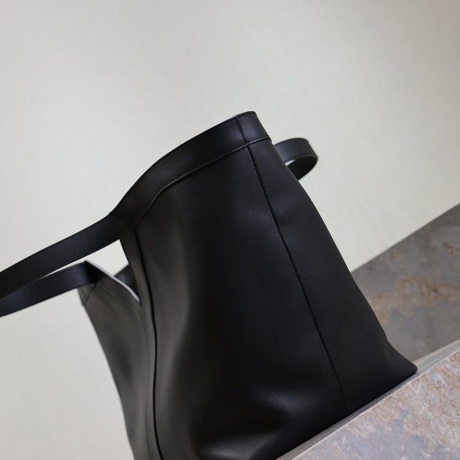 YSL 25S Y TOTE 50 IN BLACK CALFSKIN GOLD HARDWRE