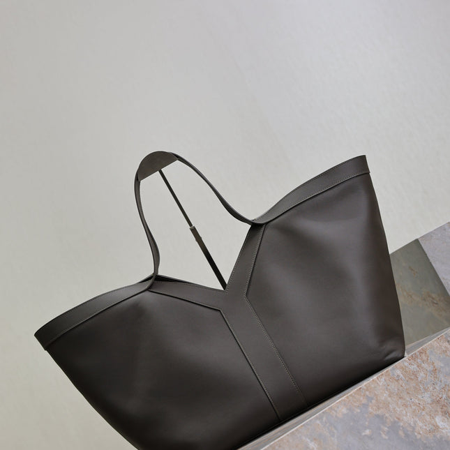 YSL 25S Y MAXI TOTE 50 IN MUTED CHARCOAL CALFSKIN GOLD HARDWRE