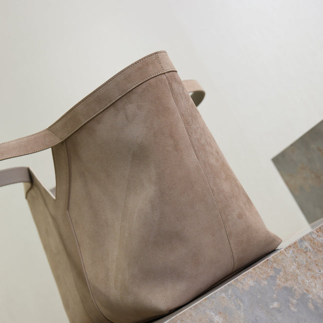 YSL 25S Y MAXI TOTE 50 IN DRY GRAIN SUEDE GOLD HARDWRE