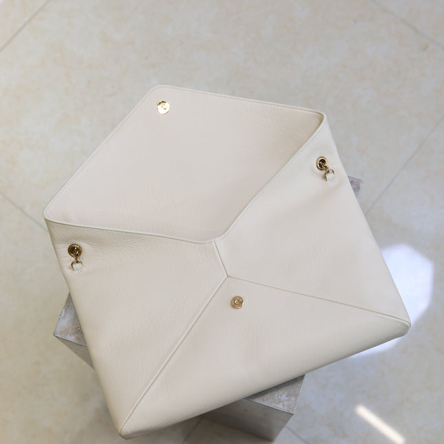 YSL 25S CASSANDRE ENVELOPE MESSENGER 35 IN BLANC VINTAGE LAMBSKIN GOLD HARDWRE