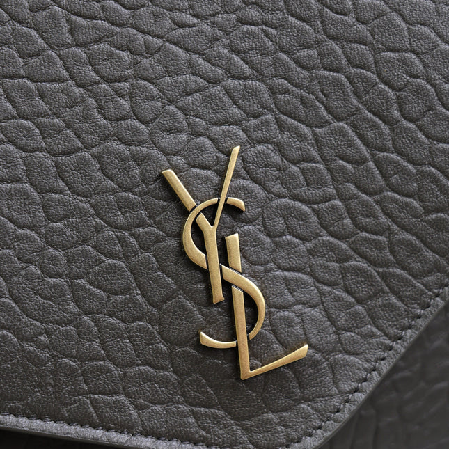 YSL 25S CASSANDRE ENVELOPE MESSENGER 35 IN LIGHT MUSK LAMBSKIN GOLD HARDWRE